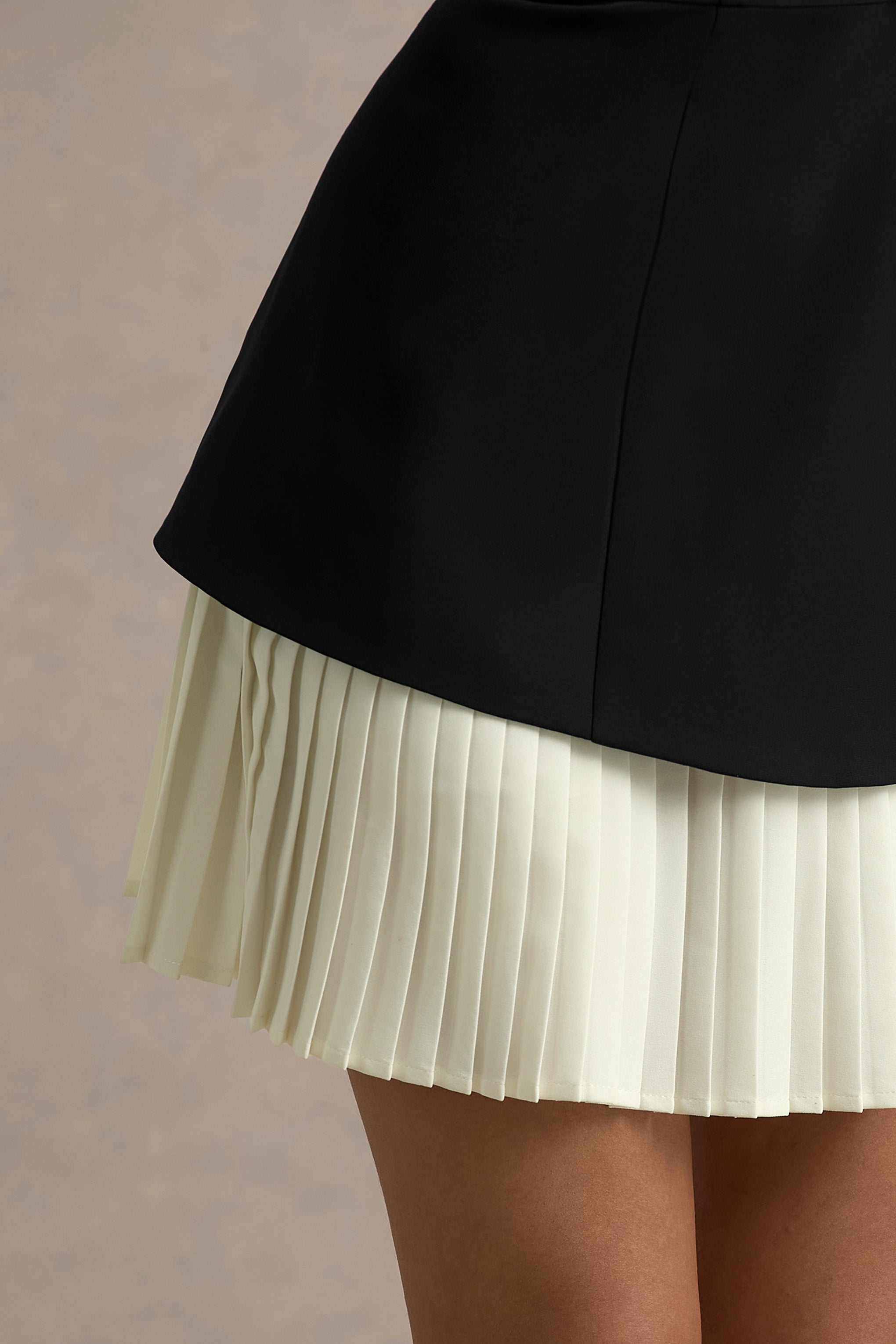 Lysette | Black Sweetheart Long-Sleeve Mini Dress