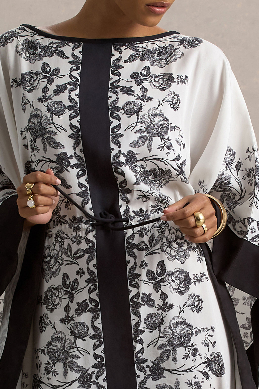 Rikki | Black & White Long-Sleeve Maxi Dress With Tie Waist