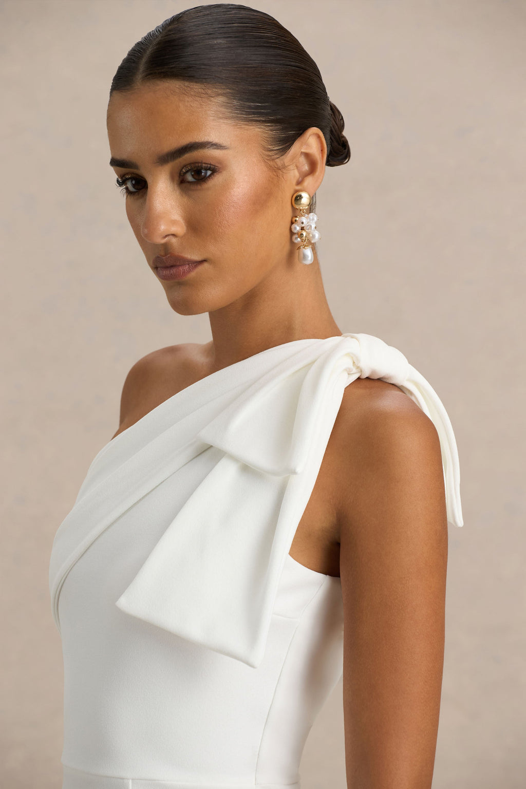 Kiri | White One-Shoulder Bow Maxi Dress