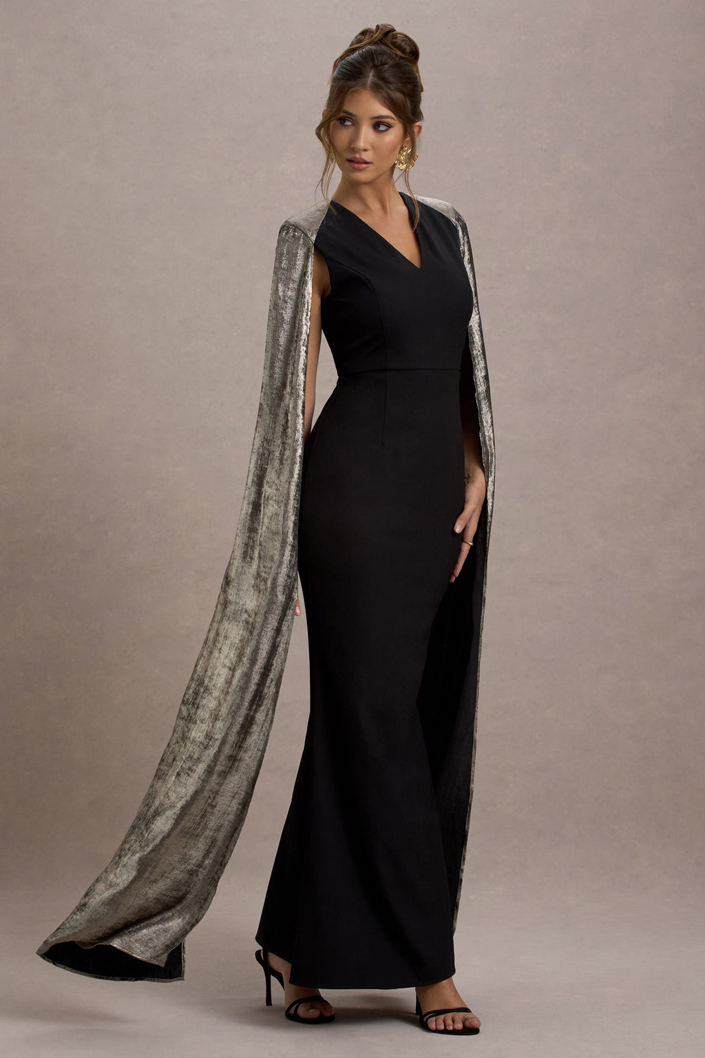 Ilenia | Black V-Neck Maxi Dress With Metallic Cape